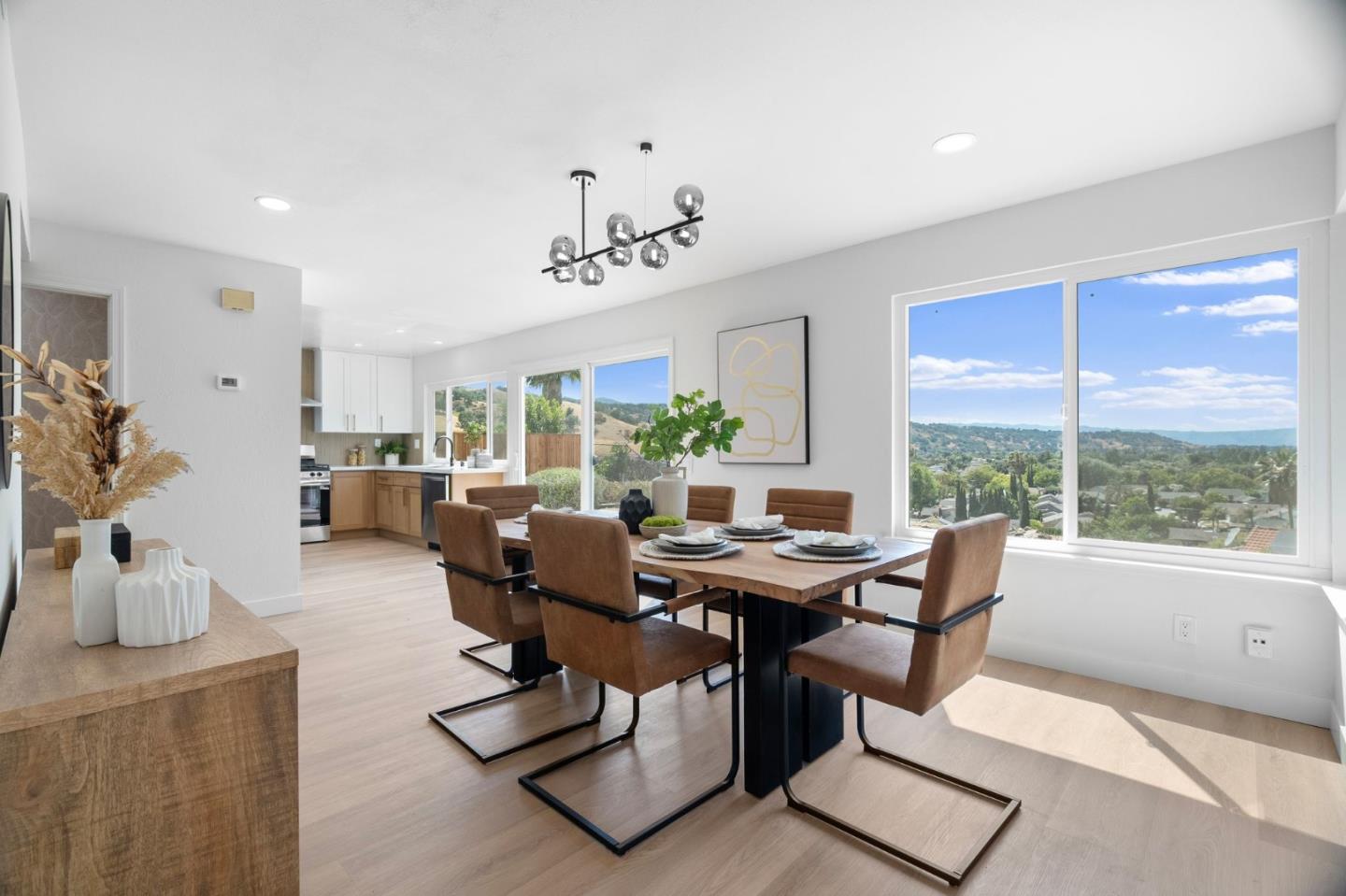 Detail Gallery Image 13 of 39 For 6238 Valroy Dr, San Jose,  CA 95123 - 4 Beds | 2/1 Baths