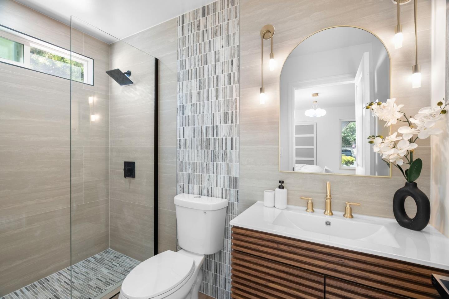 Detail Gallery Image 17 of 39 For 6238 Valroy Dr, San Jose,  CA 95123 - 4 Beds | 2/1 Baths