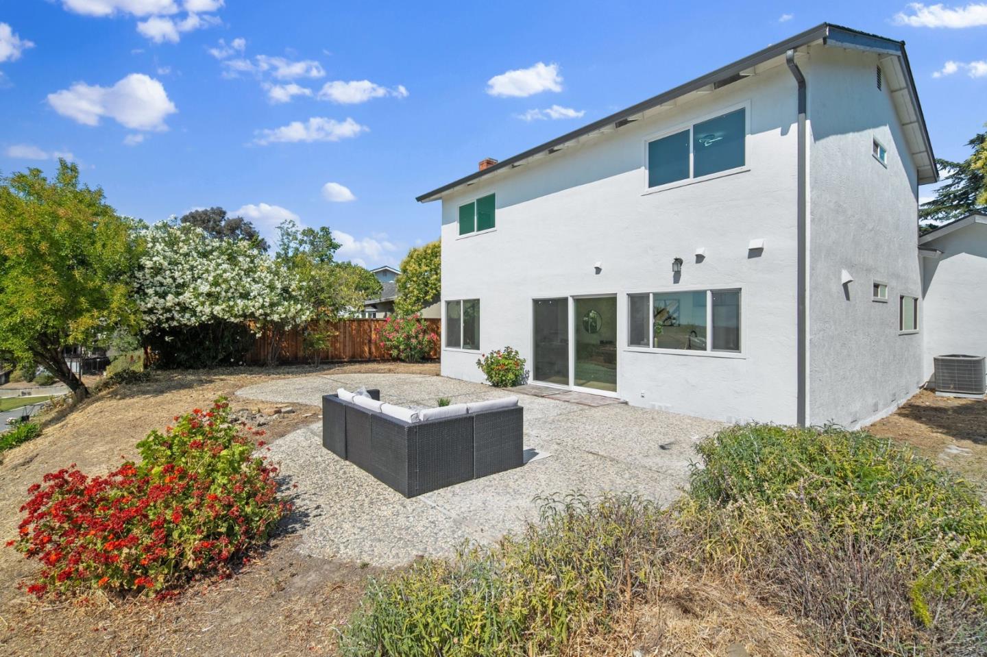 Detail Gallery Image 28 of 39 For 6238 Valroy Dr, San Jose,  CA 95123 - 4 Beds | 2/1 Baths