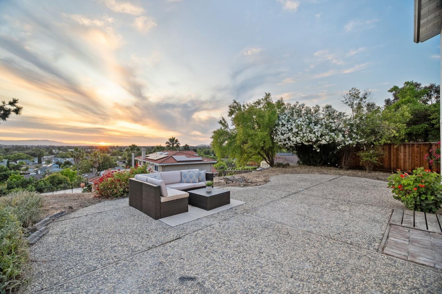 Detail Gallery Image 31 of 39 For 6238 Valroy Dr, San Jose,  CA 95123 - 4 Beds | 2/1 Baths