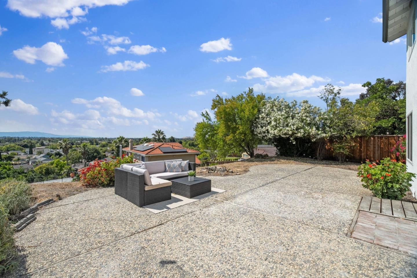 Detail Gallery Image 34 of 39 For 6238 Valroy Dr, San Jose,  CA 95123 - 4 Beds | 2/1 Baths