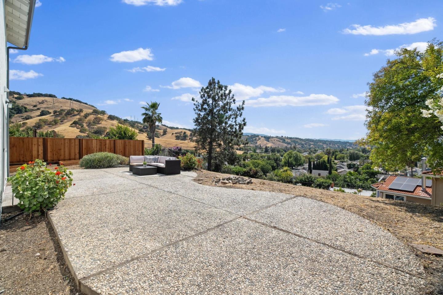 Detail Gallery Image 36 of 39 For 6238 Valroy Dr, San Jose,  CA 95123 - 4 Beds | 2/1 Baths