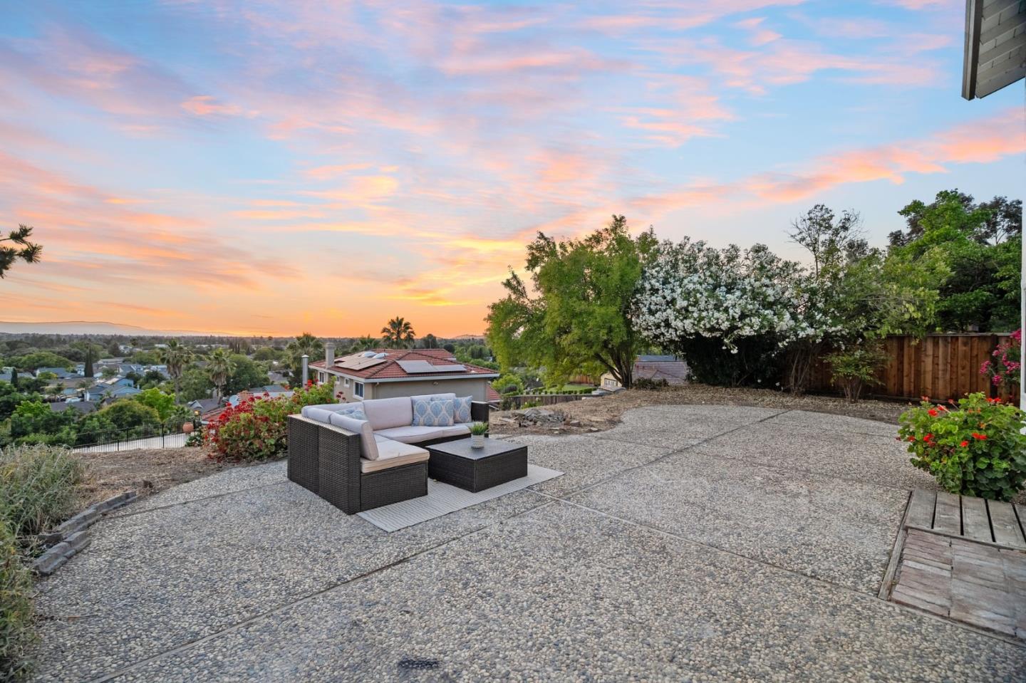 Detail Gallery Image 37 of 39 For 6238 Valroy Dr, San Jose,  CA 95123 - 4 Beds | 2/1 Baths