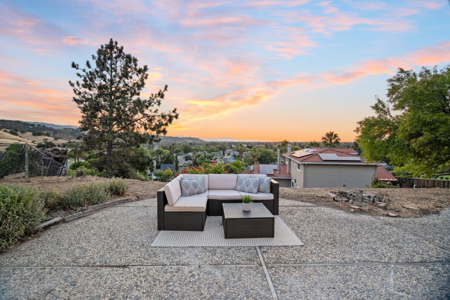 Detail Gallery Image 38 of 39 For 6238 Valroy Dr, San Jose,  CA 95123 - 4 Beds | 2/1 Baths