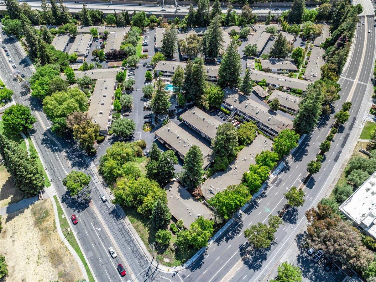 Detail Gallery Image 16 of 39 For 500 W Middlefield Rd #6,  Mountain View,  CA 94043 - 1 Beds | 1 Baths
