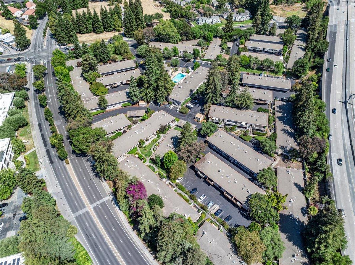 Detail Gallery Image 17 of 39 For 500 W Middlefield Rd #6,  Mountain View,  CA 94043 - 1 Beds | 1 Baths