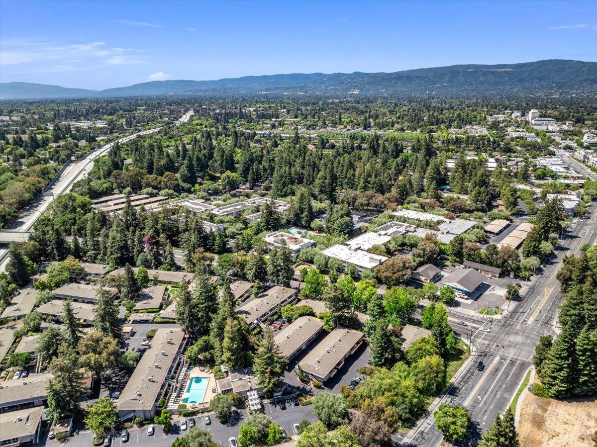 Detail Gallery Image 19 of 39 For 500 W Middlefield Rd #6,  Mountain View,  CA 94043 - 1 Beds | 1 Baths