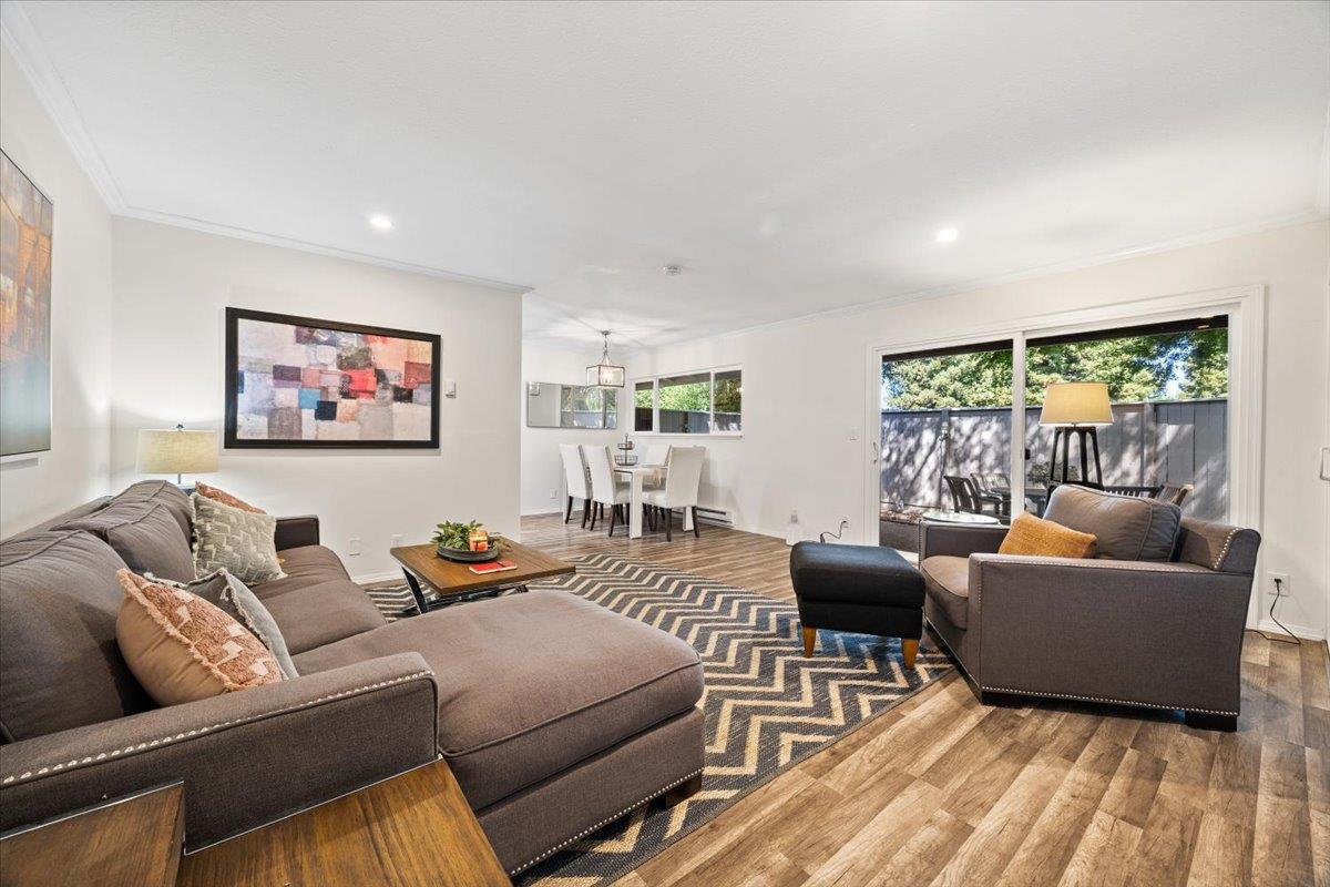Detail Gallery Image 2 of 39 For 500 W Middlefield Rd #6,  Mountain View,  CA 94043 - 1 Beds | 1 Baths