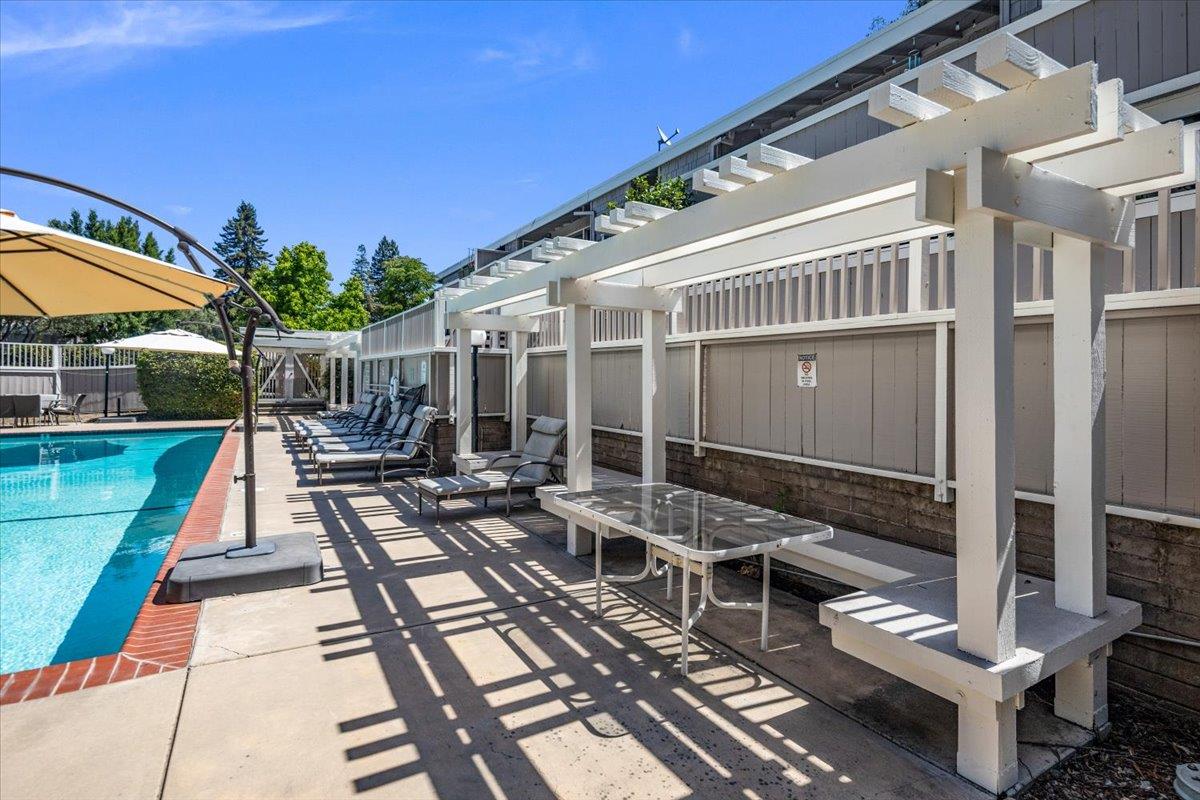 Detail Gallery Image 27 of 39 For 500 W Middlefield Rd #6,  Mountain View,  CA 94043 - 1 Beds | 1 Baths