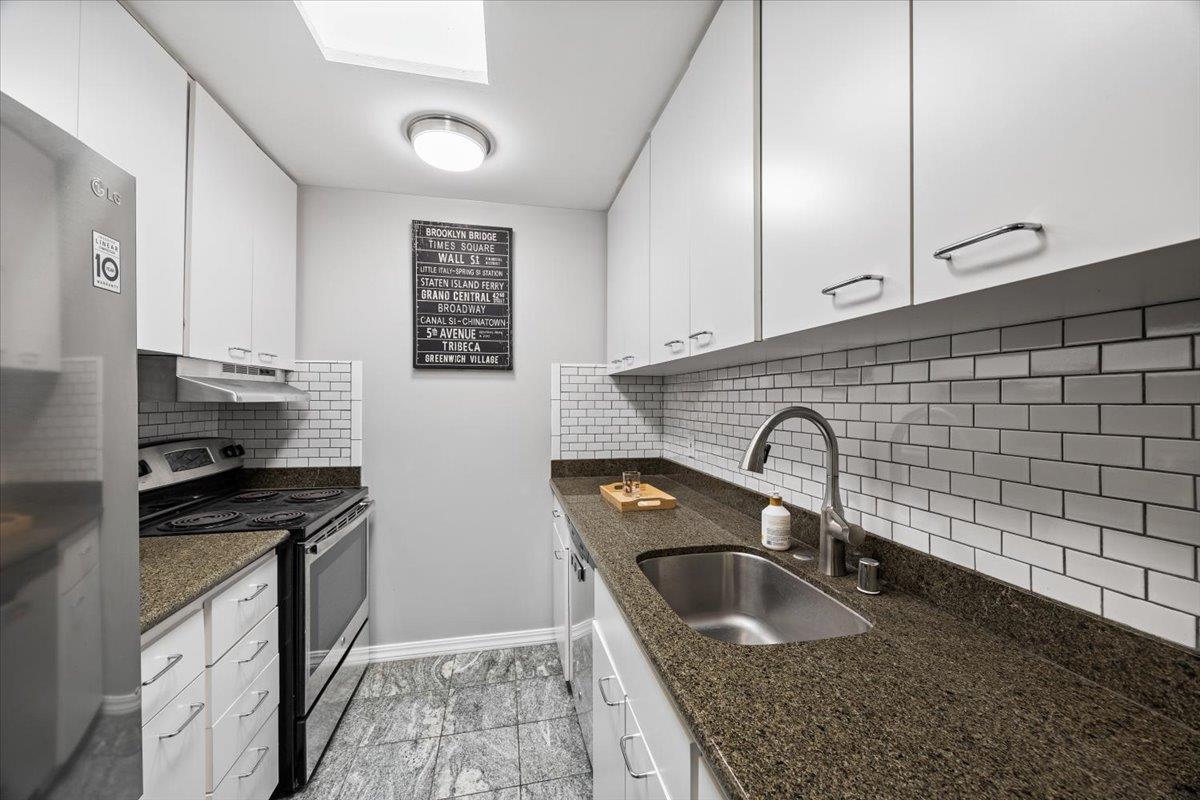 Detail Gallery Image 6 of 39 For 500 W Middlefield Rd #6,  Mountain View,  CA 94043 - 1 Beds | 1 Baths