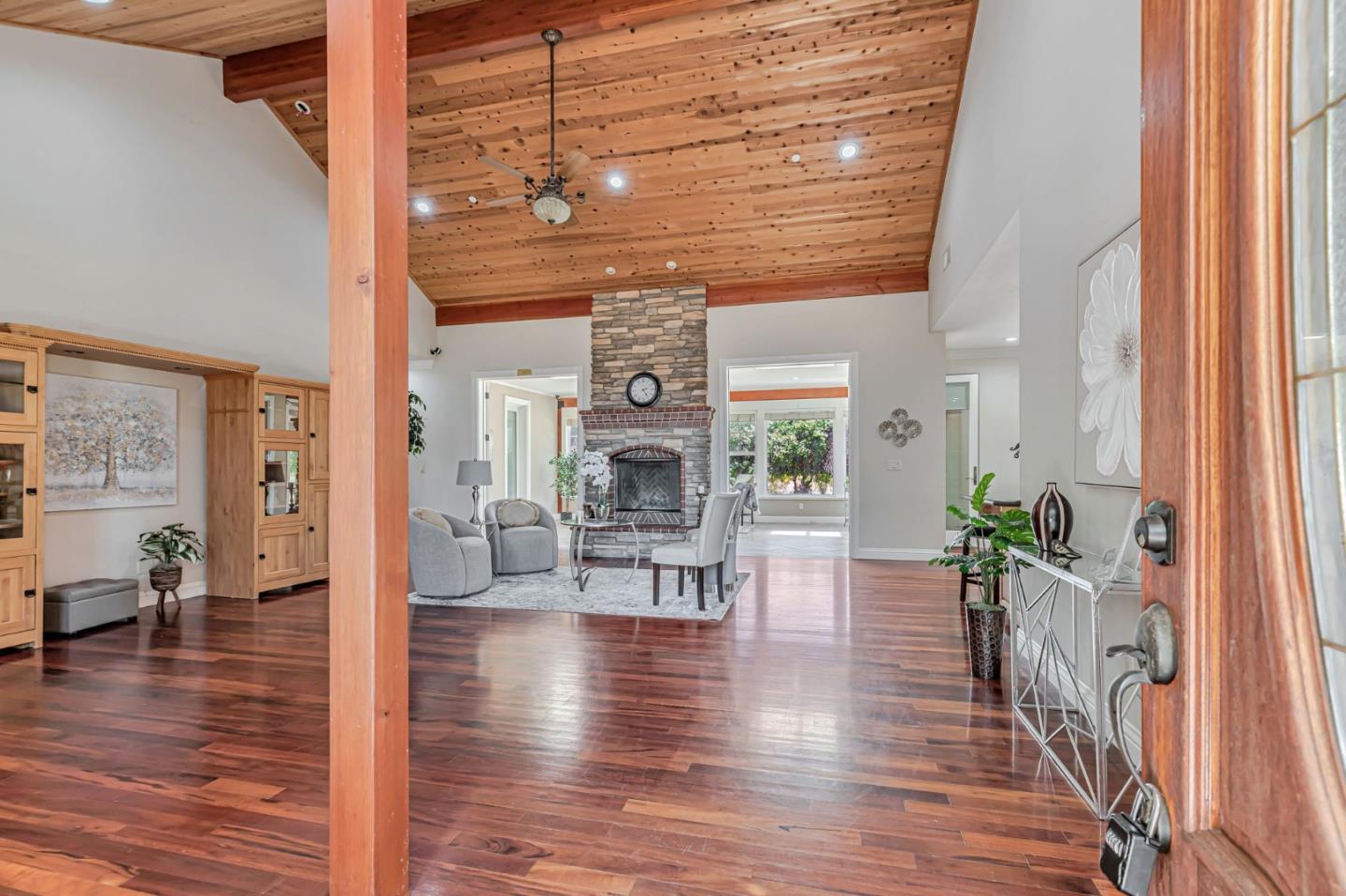 Detail Gallery Image 11 of 87 For 3025 Godfrey Ave, Gilroy,  CA 95020 - 3 Beds | 3 Baths