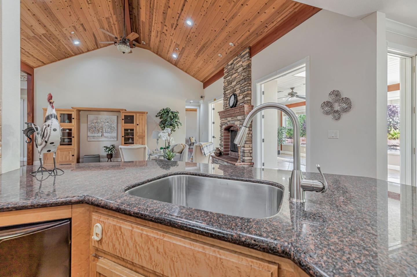 Detail Gallery Image 16 of 87 For 3025 Godfrey Ave, Gilroy,  CA 95020 - 3 Beds | 3 Baths