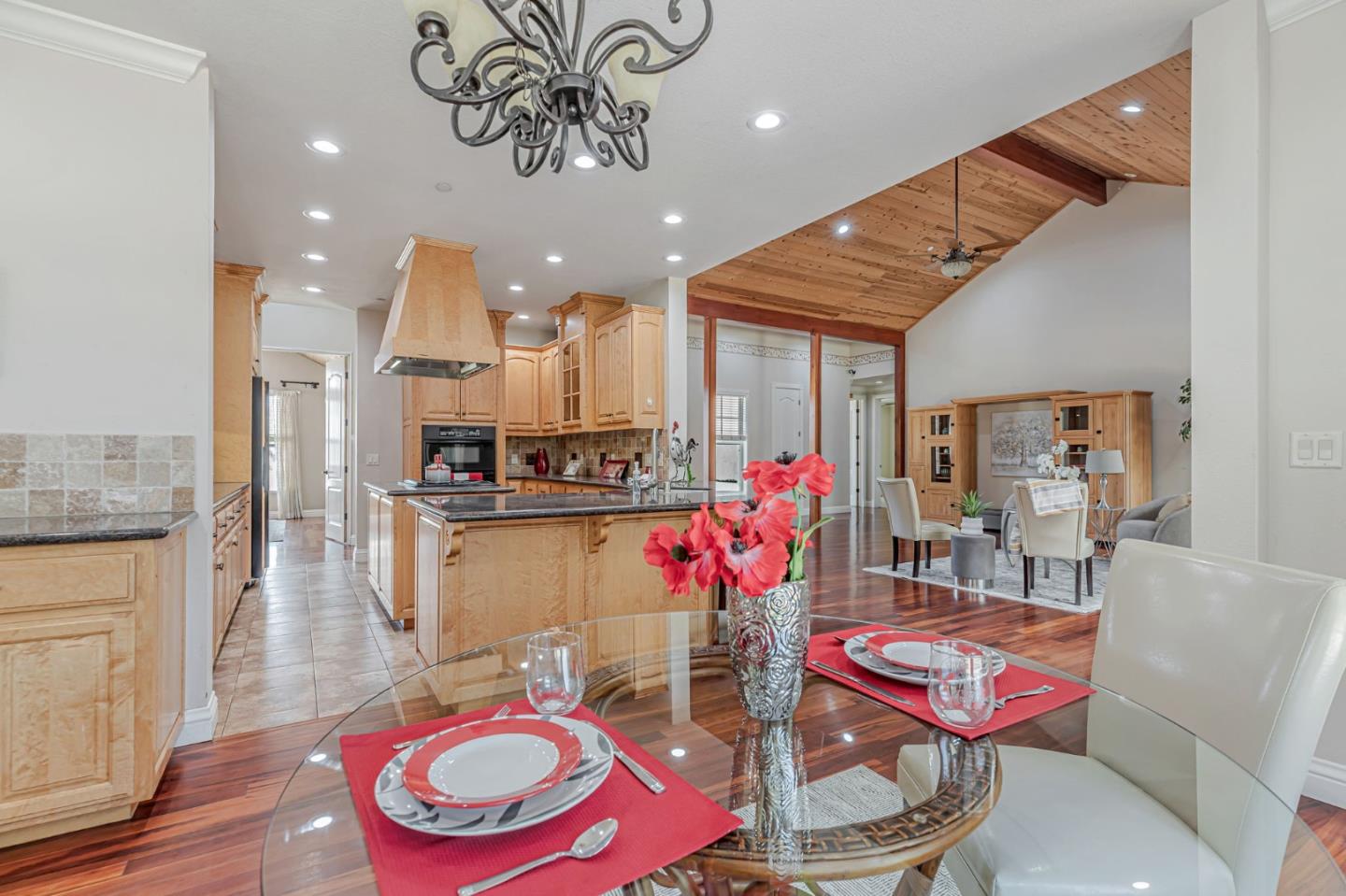 Detail Gallery Image 18 of 87 For 3025 Godfrey Ave, Gilroy,  CA 95020 - 3 Beds | 3 Baths