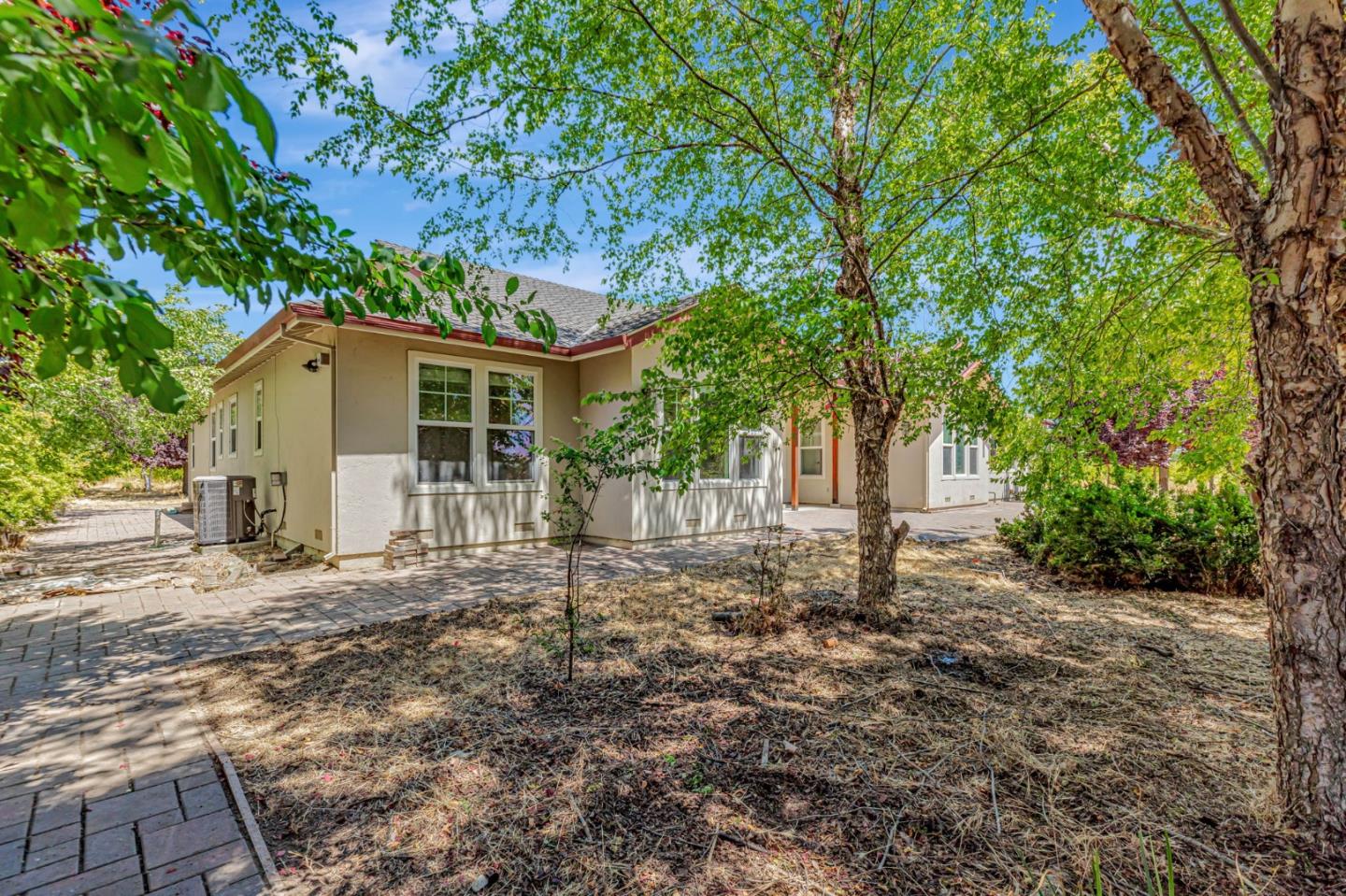Detail Gallery Image 3 of 87 For 3025 Godfrey Ave, Gilroy,  CA 95020 - 3 Beds | 3 Baths