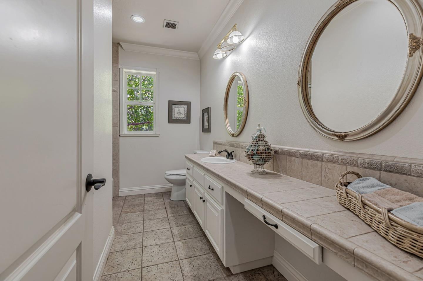 Detail Gallery Image 35 of 87 For 3025 Godfrey Ave, Gilroy,  CA 95020 - 3 Beds | 3 Baths