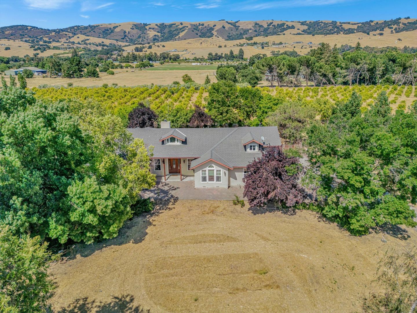 Detail Gallery Image 68 of 87 For 3025 Godfrey Ave, Gilroy,  CA 95020 - 3 Beds | 3 Baths