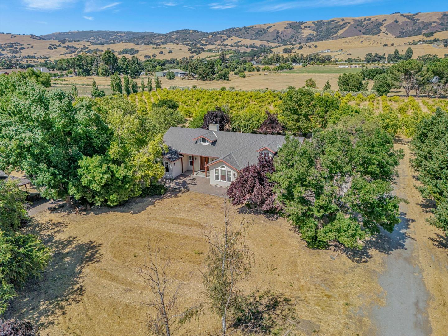 Detail Gallery Image 69 of 87 For 3025 Godfrey Ave, Gilroy,  CA 95020 - 3 Beds | 3 Baths