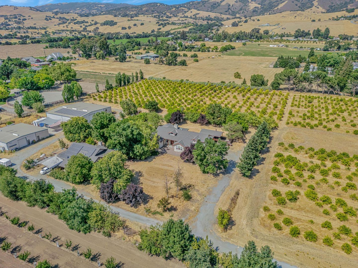 Detail Gallery Image 72 of 87 For 3025 Godfrey Ave, Gilroy,  CA 95020 - 3 Beds | 3 Baths