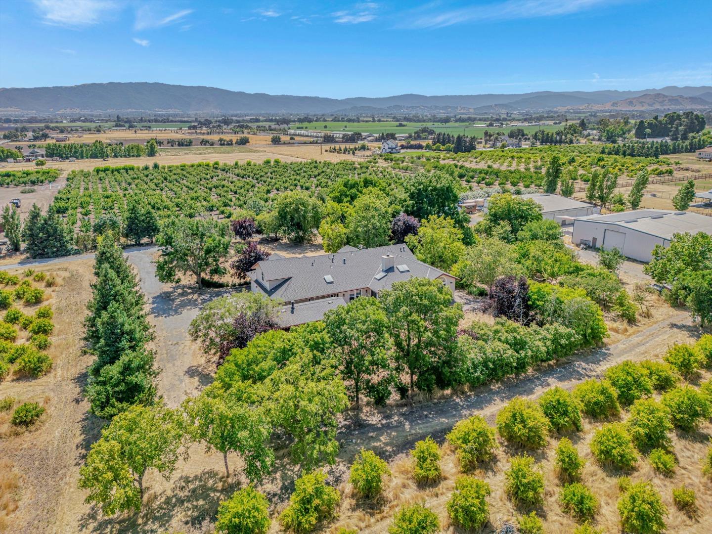 Detail Gallery Image 76 of 87 For 3025 Godfrey Ave, Gilroy,  CA 95020 - 3 Beds | 3 Baths