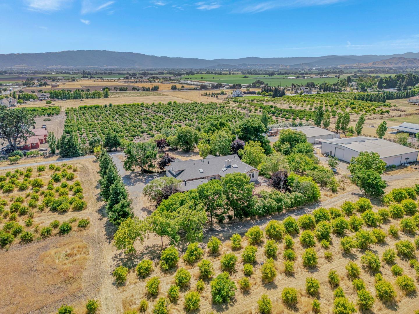 Detail Gallery Image 77 of 87 For 3025 Godfrey Ave, Gilroy,  CA 95020 - 3 Beds | 3 Baths