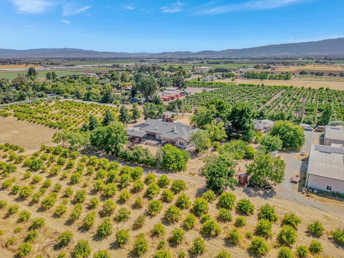 Detail Gallery Image 78 of 87 For 3025 Godfrey Ave, Gilroy,  CA 95020 - 3 Beds | 3 Baths