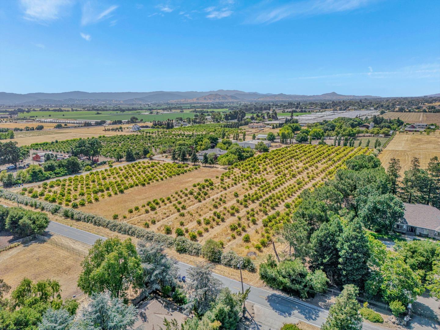 Detail Gallery Image 80 of 87 For 3025 Godfrey Ave, Gilroy,  CA 95020 - 3 Beds | 3 Baths