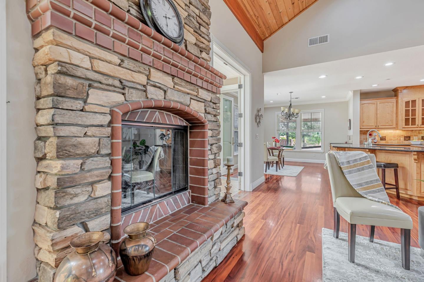 Detail Gallery Image 9 of 87 For 3025 Godfrey Ave, Gilroy,  CA 95020 - 3 Beds | 3 Baths