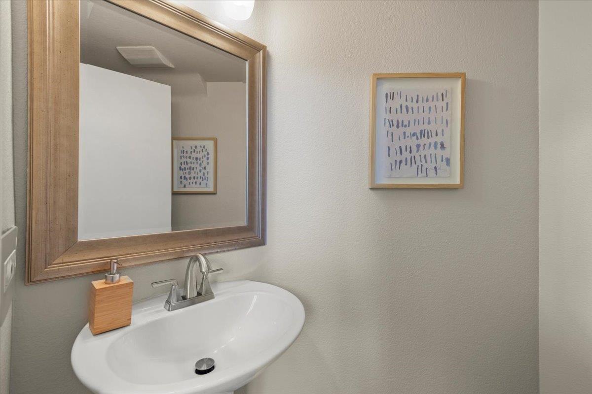 Detail Gallery Image 17 of 47 For 272 Mcdonnel Rd, Alameda,  CA 94502 - 3 Beds | 2/1 Baths