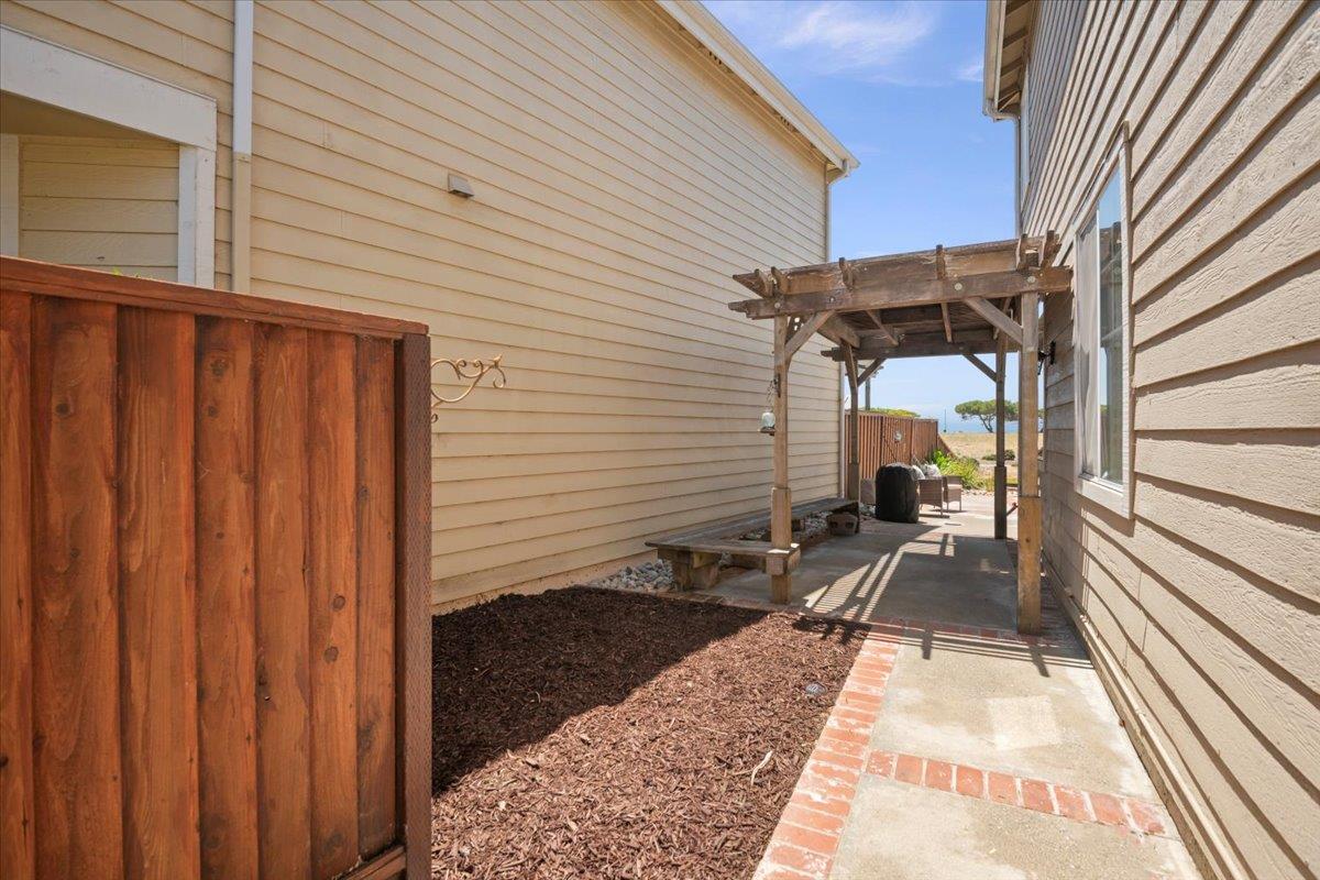 Detail Gallery Image 29 of 47 For 272 Mcdonnel Rd, Alameda,  CA 94502 - 3 Beds | 2/1 Baths