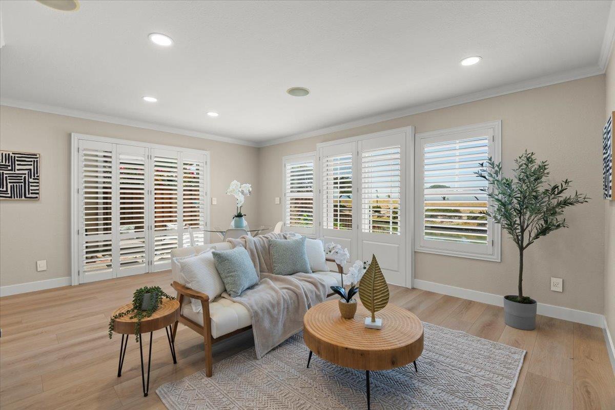 Detail Gallery Image 8 of 47 For 272 Mcdonnel Rd, Alameda,  CA 94502 - 3 Beds | 2/1 Baths
