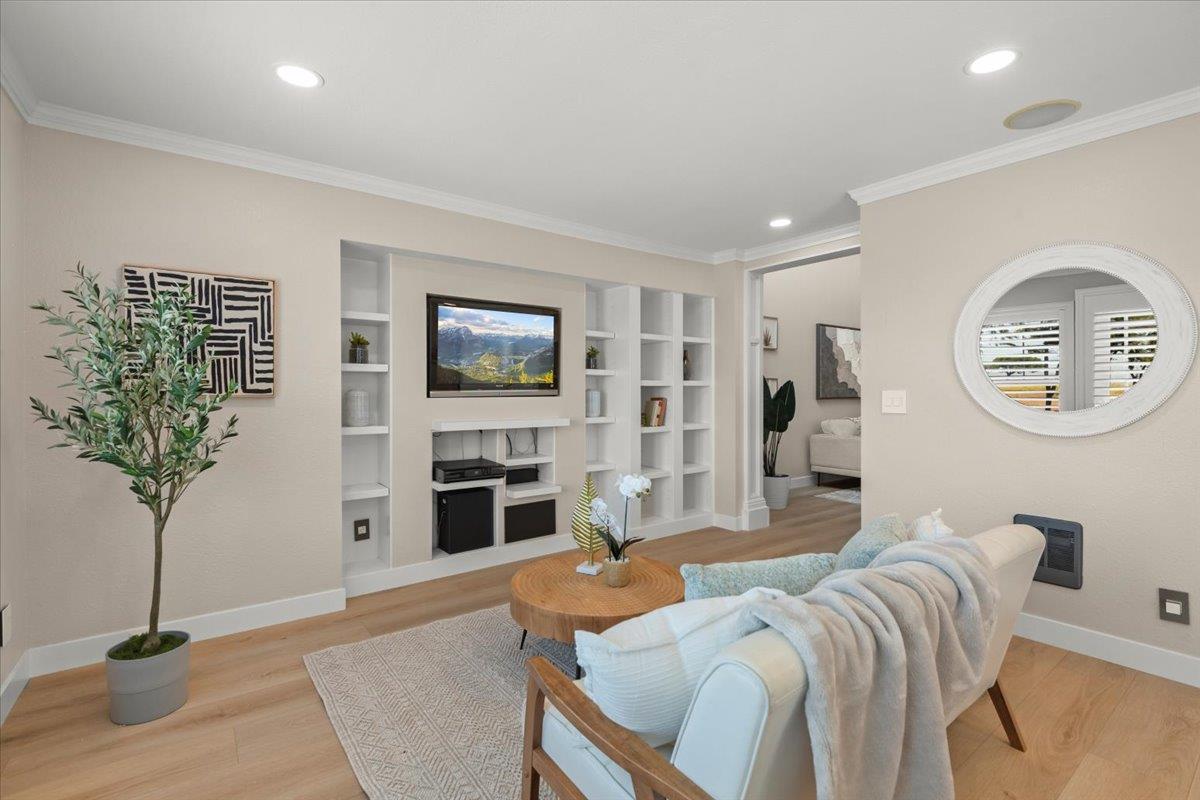 Detail Gallery Image 9 of 47 For 272 Mcdonnel Rd, Alameda,  CA 94502 - 3 Beds | 2/1 Baths