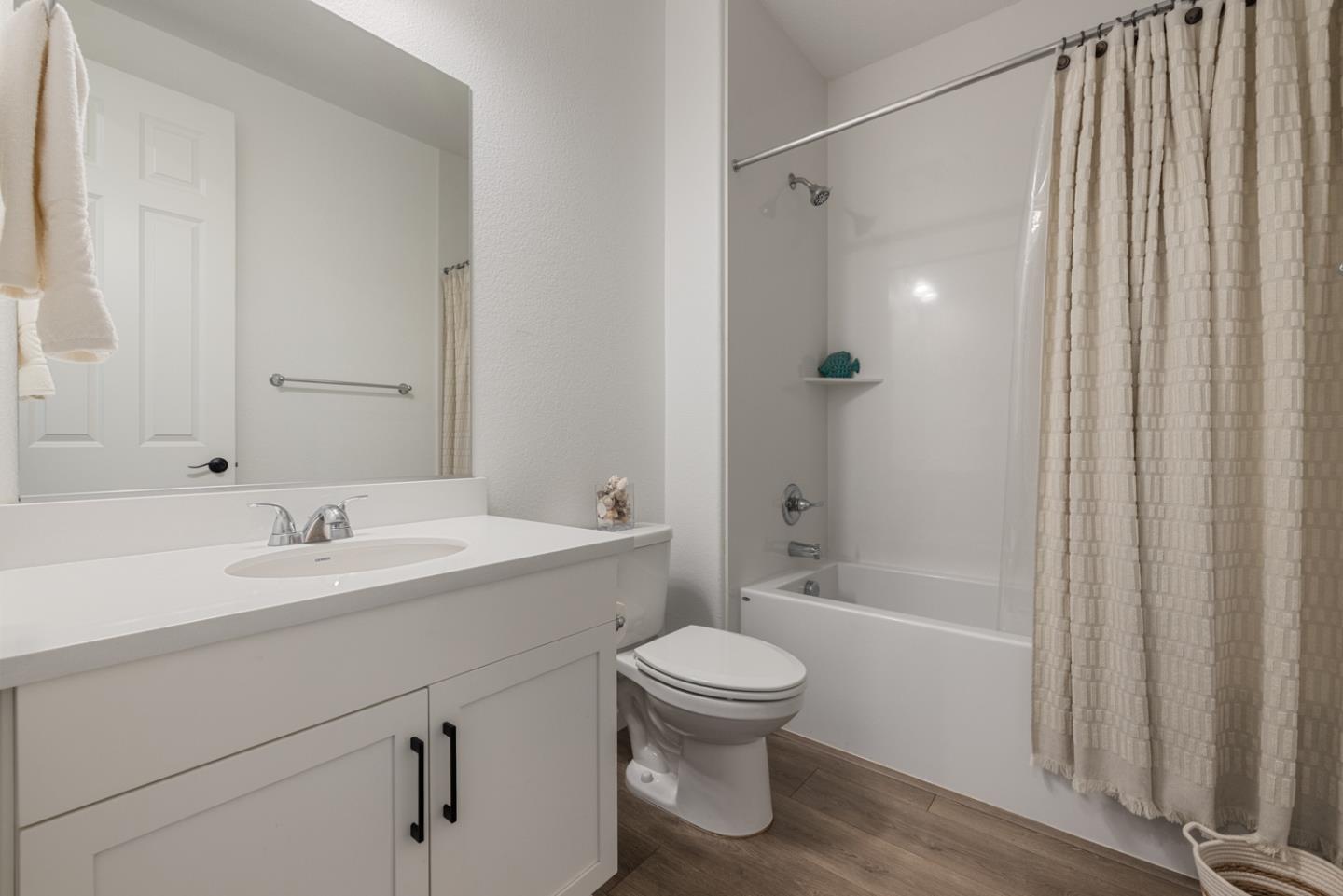 Detail Gallery Image 13 of 31 For 667 Pleasant Dr, Lathrop,  CA 95330 - 3 Beds | 2 Baths