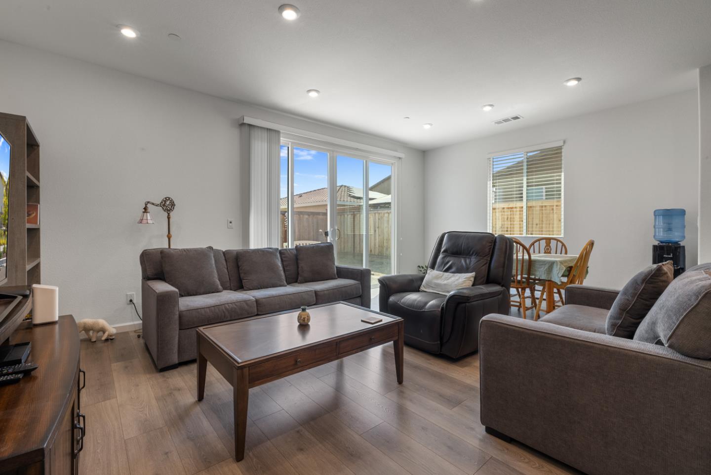 Detail Gallery Image 20 of 31 For 667 Pleasant Dr, Lathrop,  CA 95330 - 3 Beds | 2 Baths