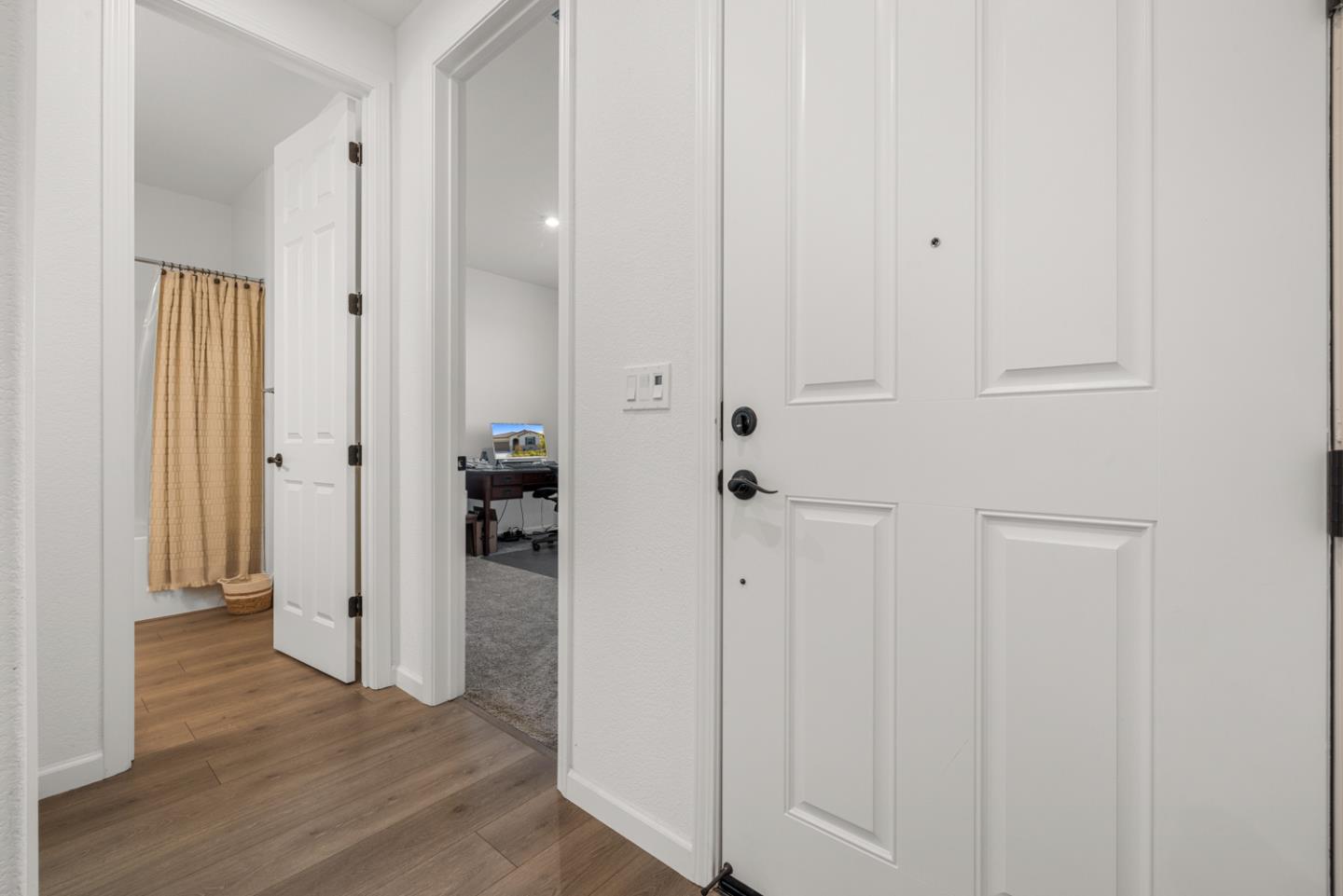 Detail Gallery Image 9 of 31 For 667 Pleasant Dr, Lathrop,  CA 95330 - 3 Beds | 2 Baths