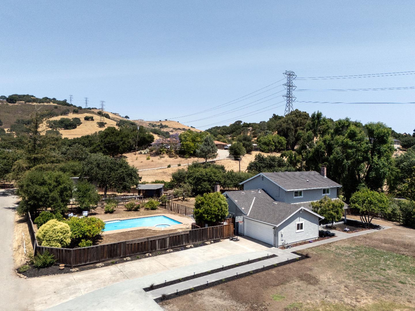 Detail Gallery Image 2 of 45 For 7565 Tierra Sombra Ct, San Jose,  CA 95120 - 4 Beds | 3 Baths