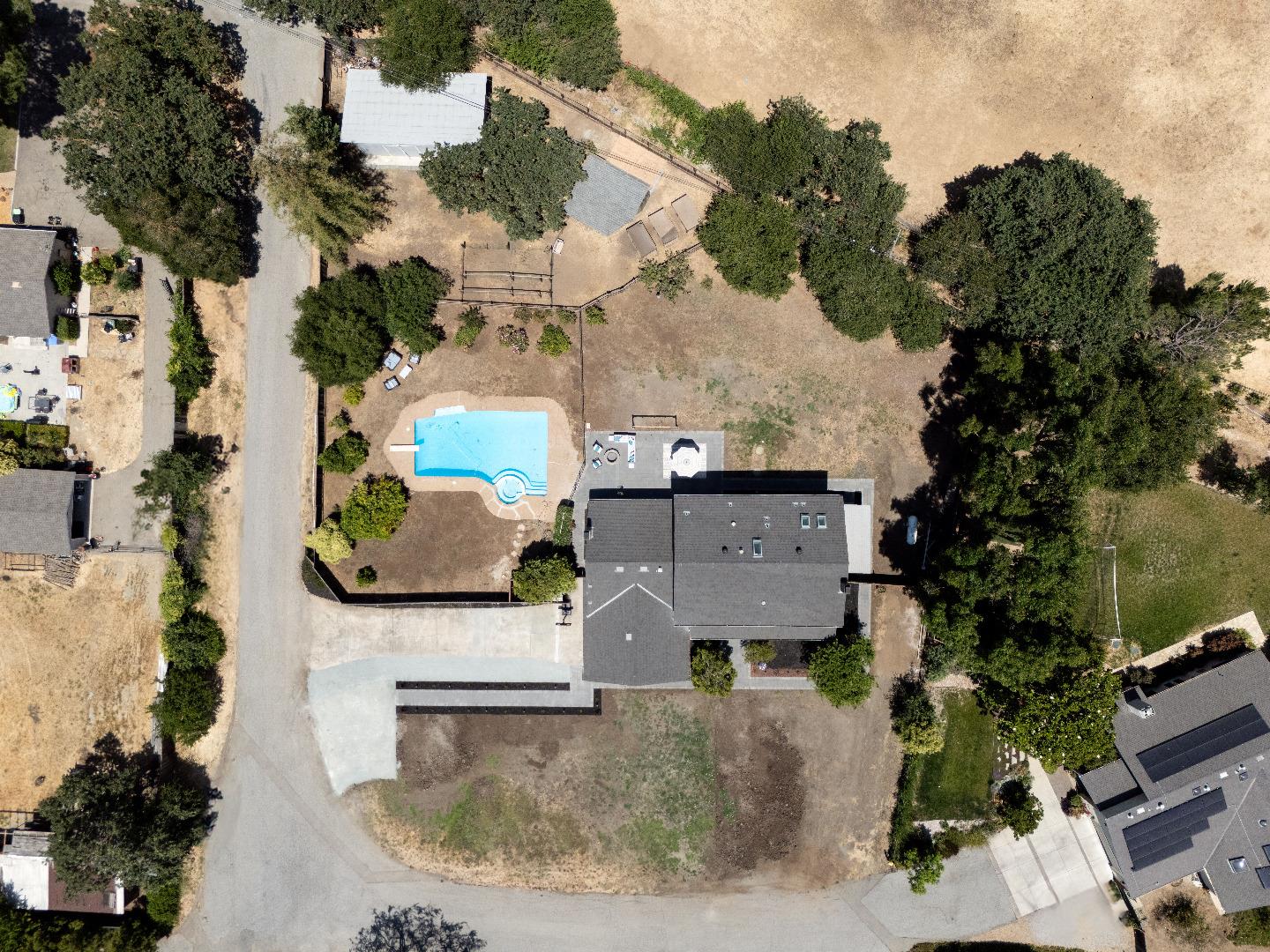 Detail Gallery Image 4 of 45 For 7565 Tierra Sombra Ct, San Jose,  CA 95120 - 4 Beds | 3 Baths