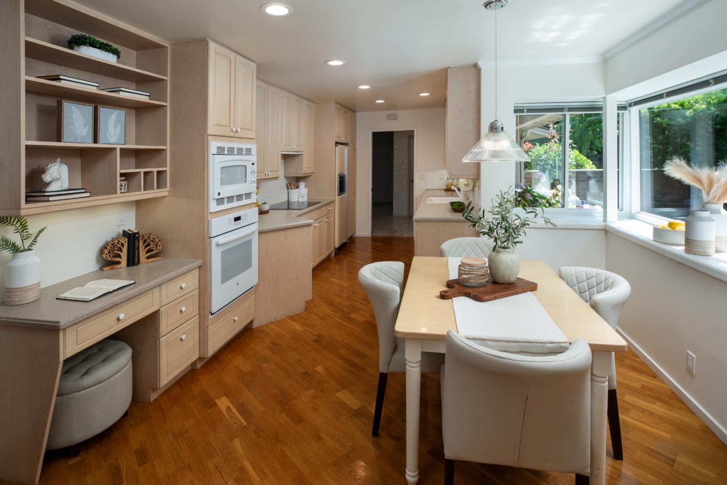 Detail Gallery Image 10 of 23 For 1061 Saint Joseph Ave, Los Altos,  CA 94024 - 5 Beds | 2/1 Baths