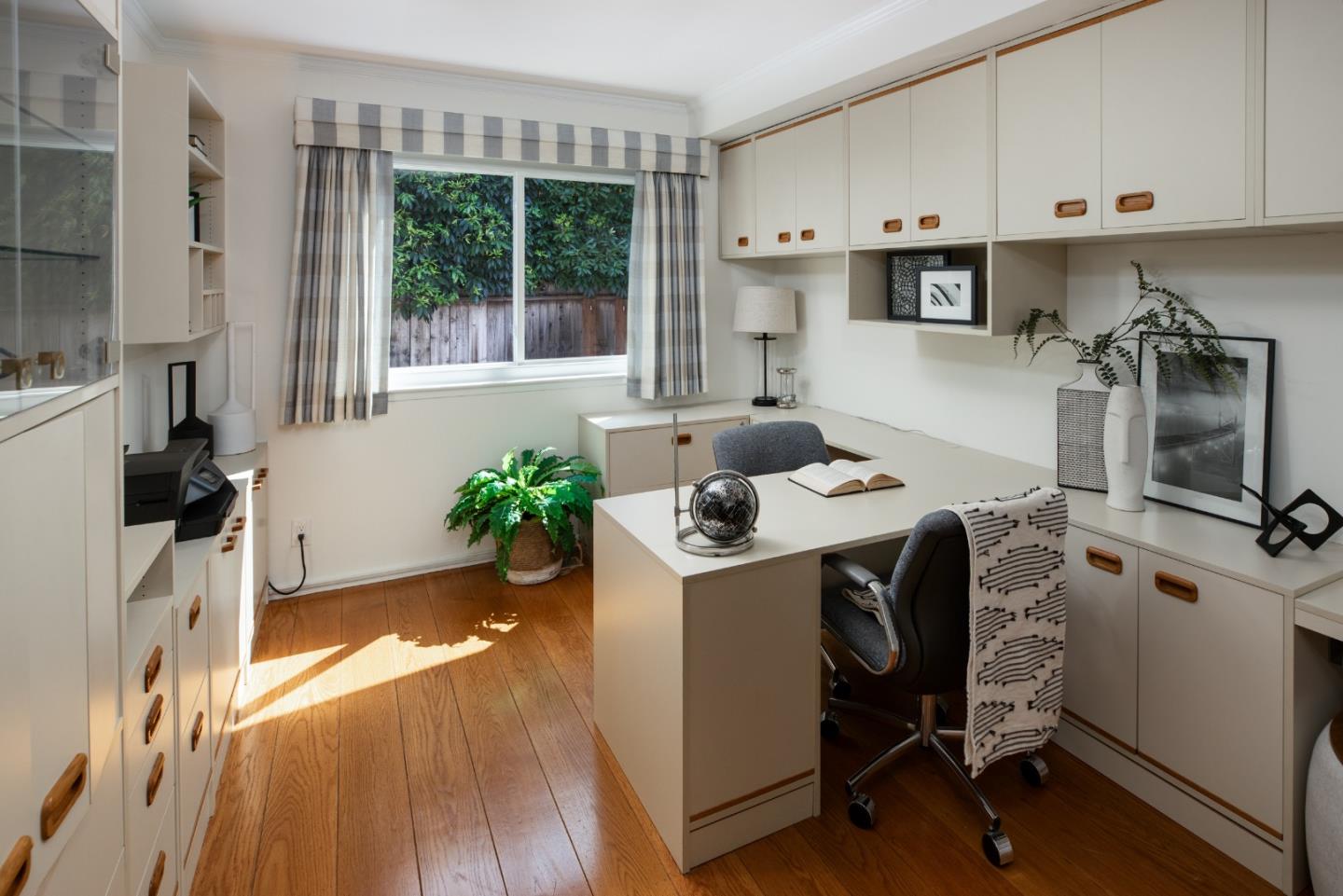 Detail Gallery Image 11 of 23 For 1061 Saint Joseph Ave, Los Altos,  CA 94024 - 5 Beds | 2/1 Baths
