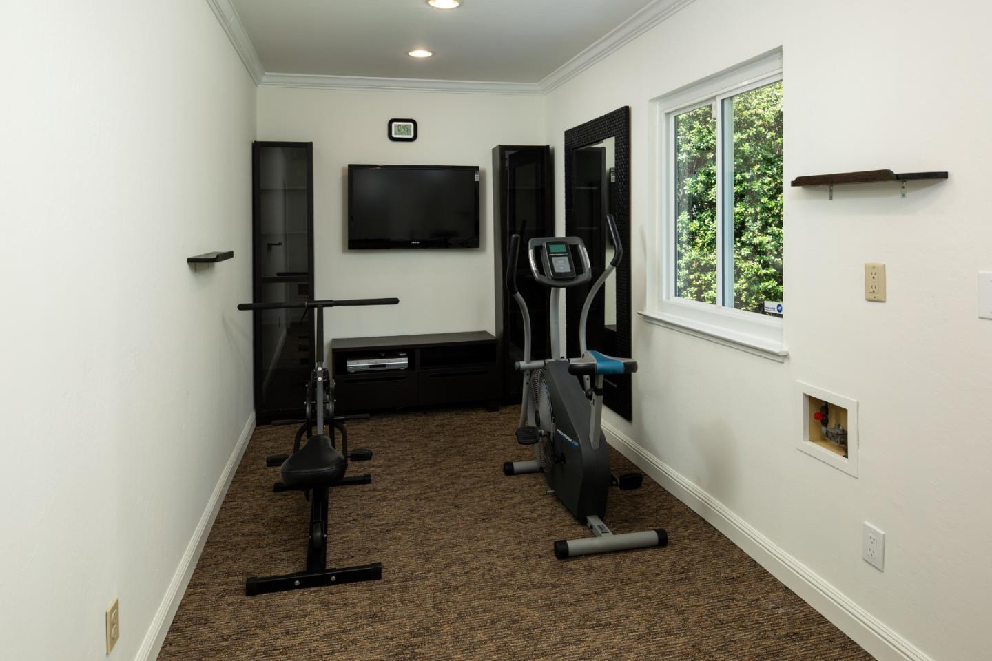 Detail Gallery Image 18 of 23 For 1061 Saint Joseph Ave, Los Altos,  CA 94024 - 5 Beds | 2/1 Baths