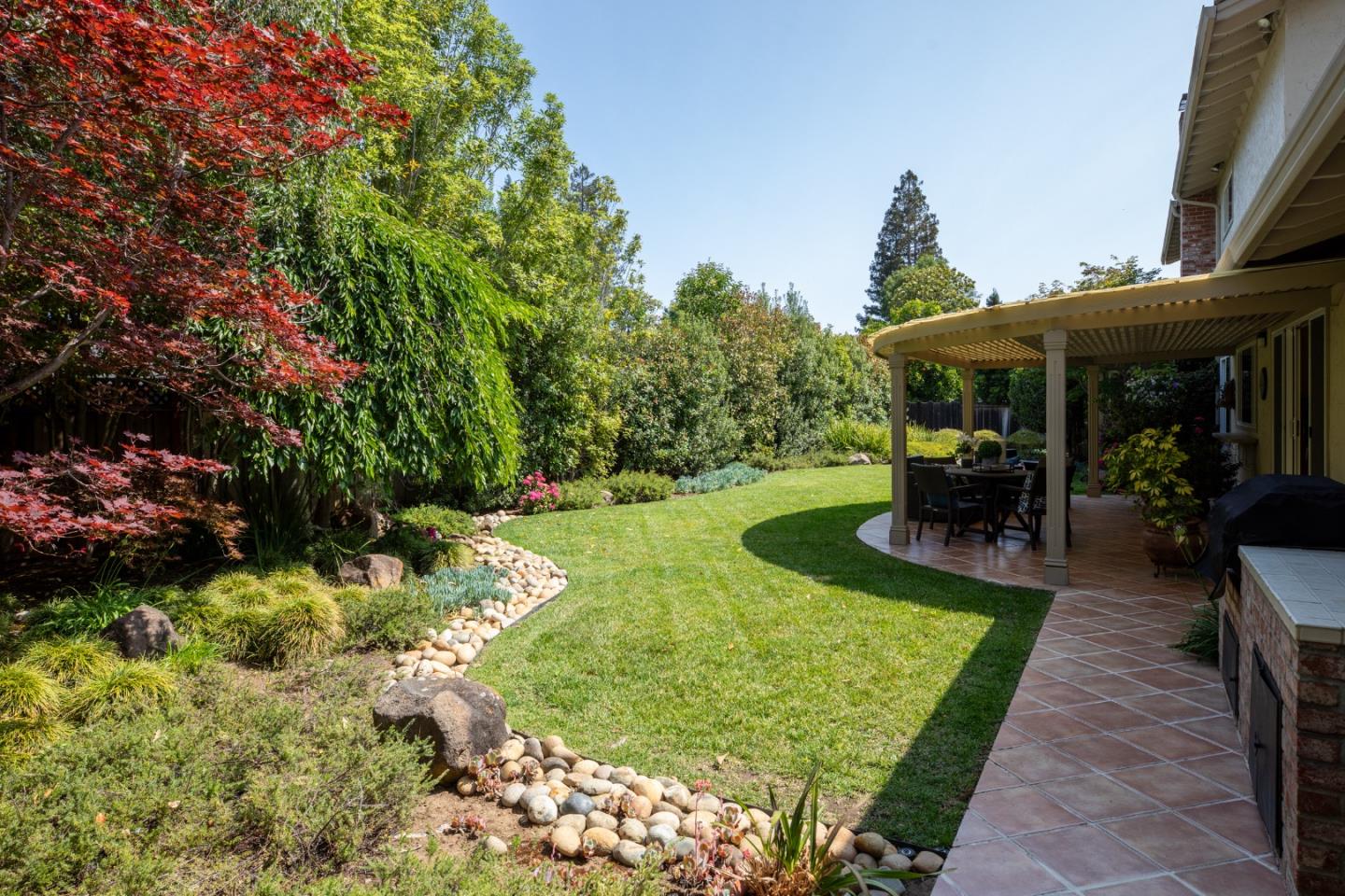 Detail Gallery Image 20 of 23 For 1061 Saint Joseph Ave, Los Altos,  CA 94024 - 5 Beds | 2/1 Baths