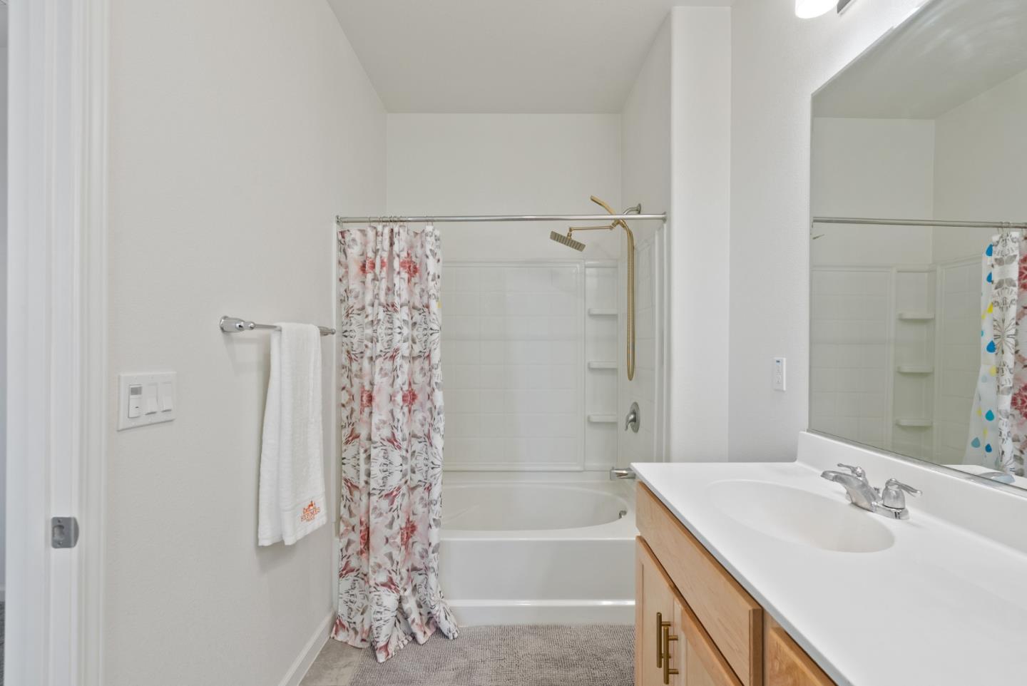 Detail Gallery Image 15 of 27 For 1455 Winzer Pl, Gilroy,  CA 95020 - 4 Beds | 2/1 Baths