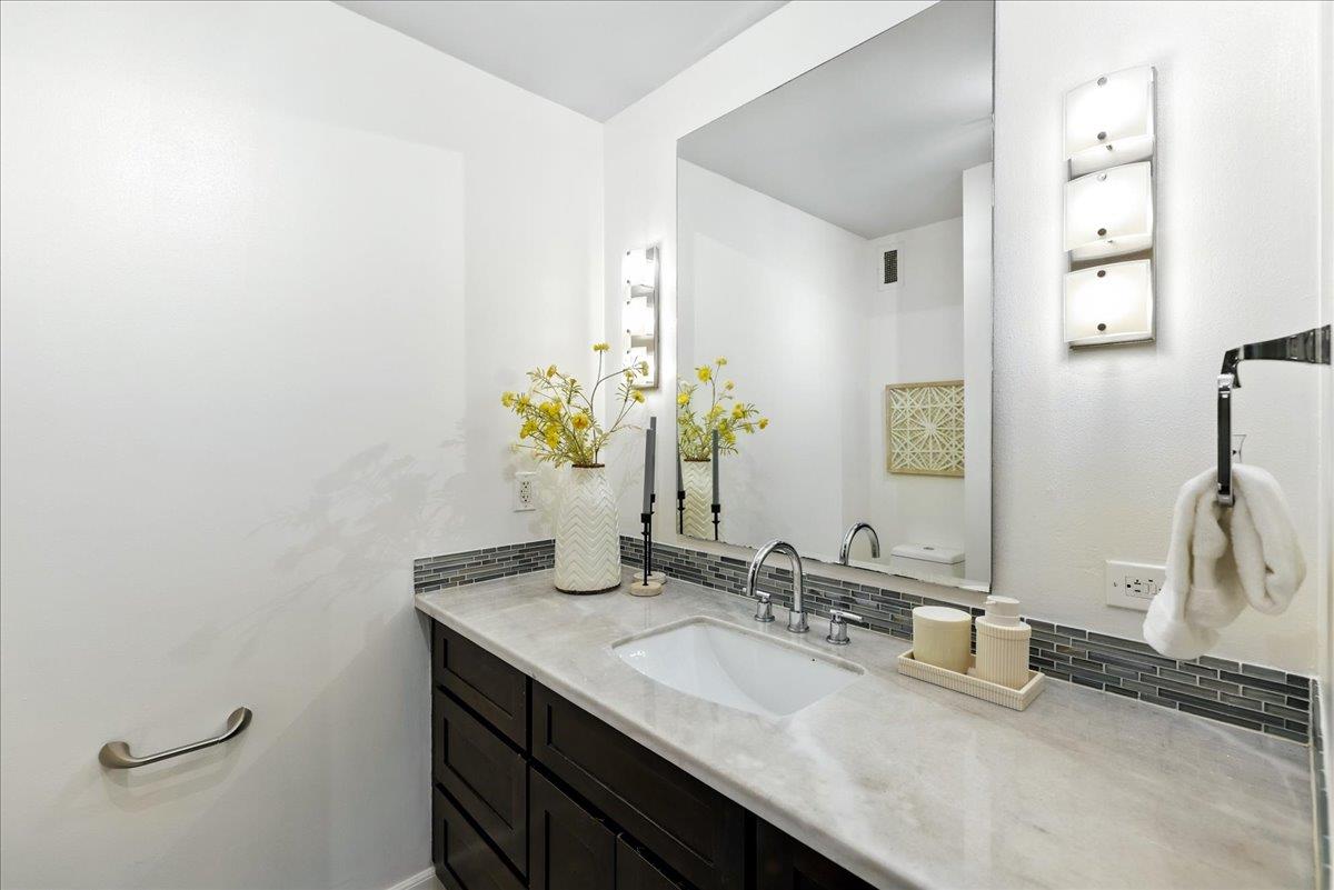 Detail Gallery Image 25 of 48 For 400 Davey Glen Rd #4525,  Belmont,  CA 94002 - 2 Beds | 2 Baths