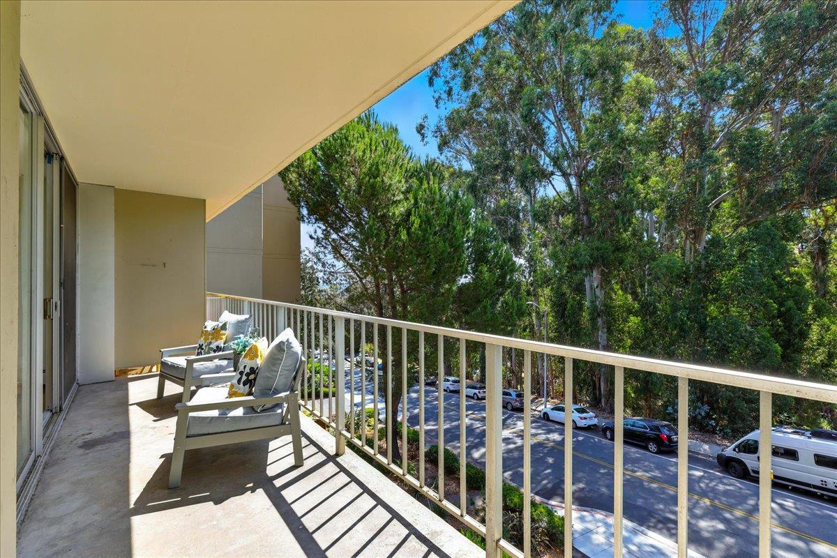 Detail Gallery Image 8 of 48 For 400 Davey Glen Rd #4525,  Belmont,  CA 94002 - 2 Beds | 2 Baths