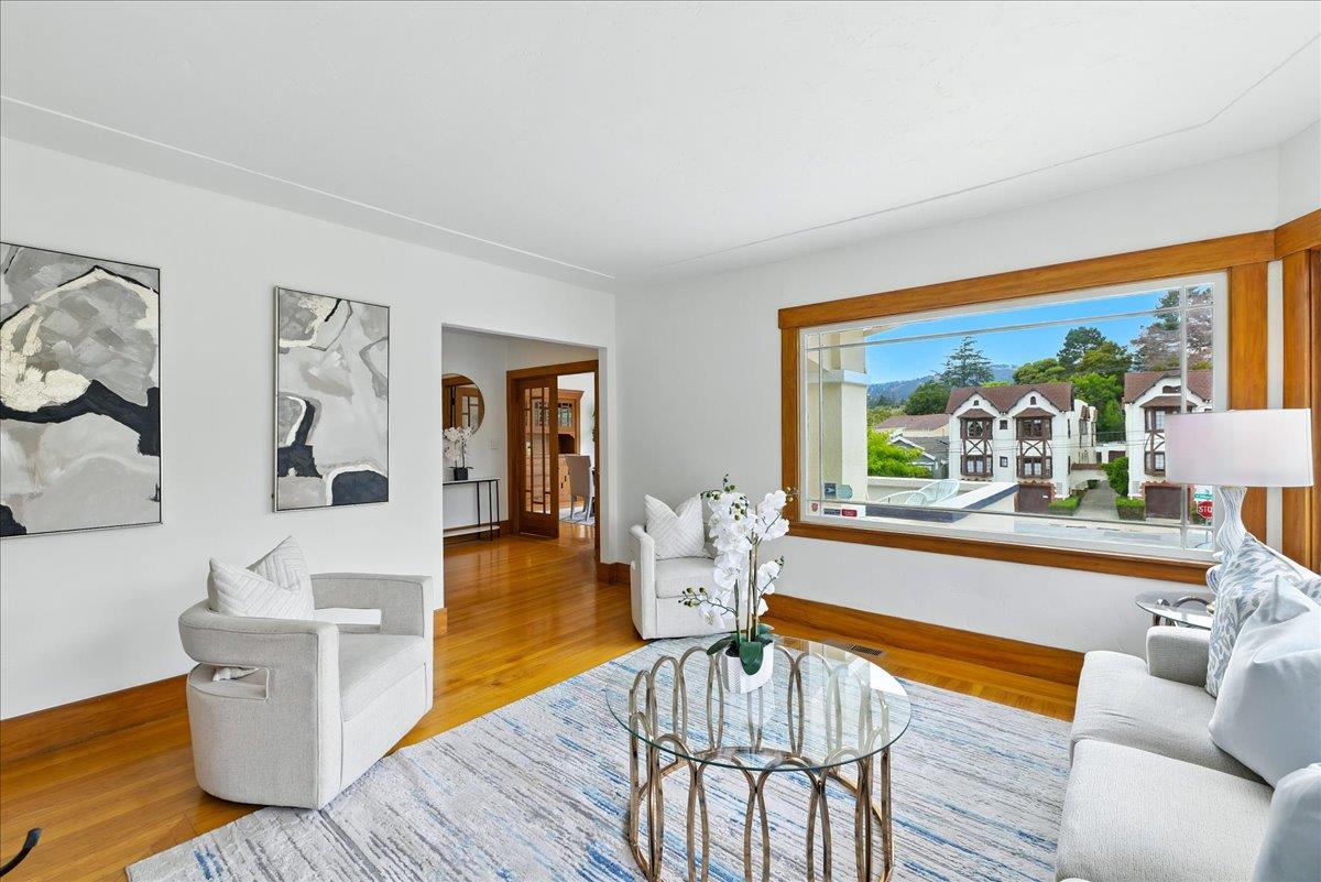 Detail Gallery Image 14 of 71 For 5555 Carlton St, Oakland,  CA 94618 - 4 Beds | 2 Baths