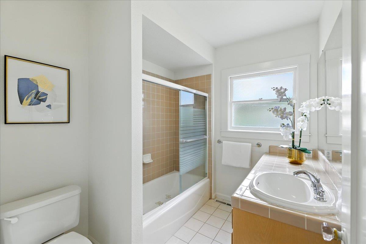 Detail Gallery Image 46 of 71 For 5555 Carlton St, Oakland,  CA 94618 - 4 Beds | 2 Baths