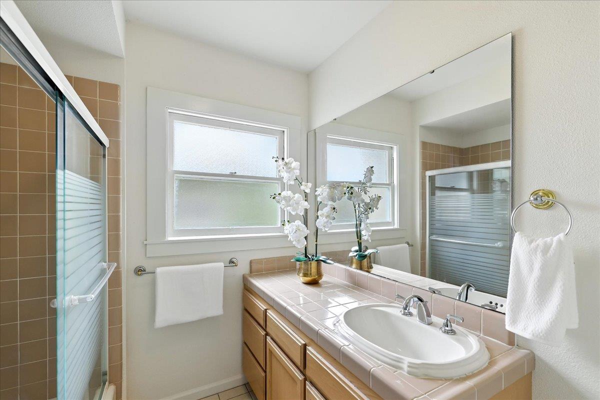 Detail Gallery Image 47 of 71 For 5555 Carlton St, Oakland,  CA 94618 - 4 Beds | 2 Baths
