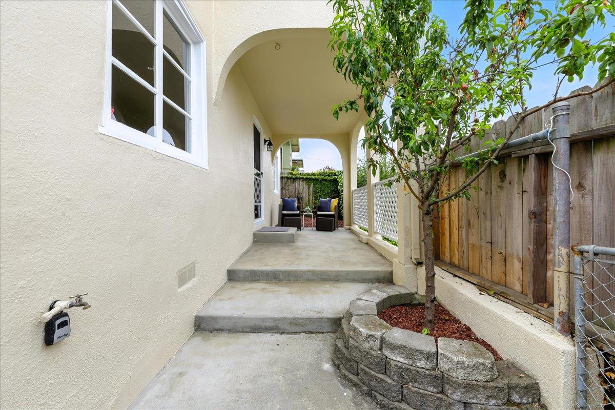 Detail Gallery Image 49 of 71 For 5555 Carlton St, Oakland,  CA 94618 - 4 Beds | 2 Baths