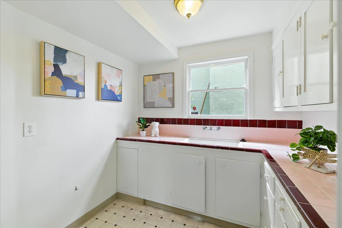Detail Gallery Image 61 of 71 For 5555 Carlton St, Oakland,  CA 94618 - 4 Beds | 2 Baths