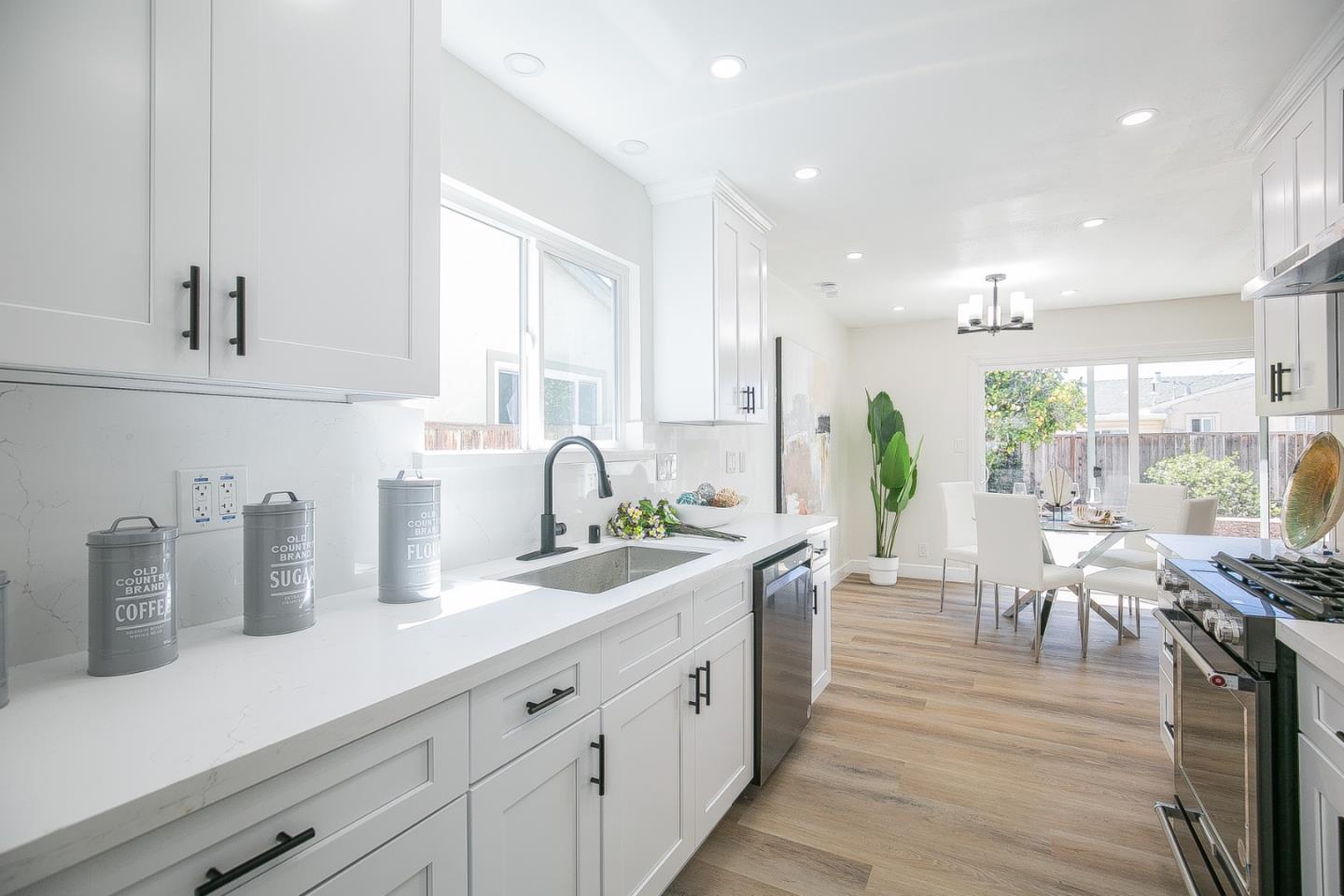 Detail Gallery Image 10 of 21 For 5033 Blacksand Rd, Fremont,  CA 94538 - 4 Beds | 2/1 Baths