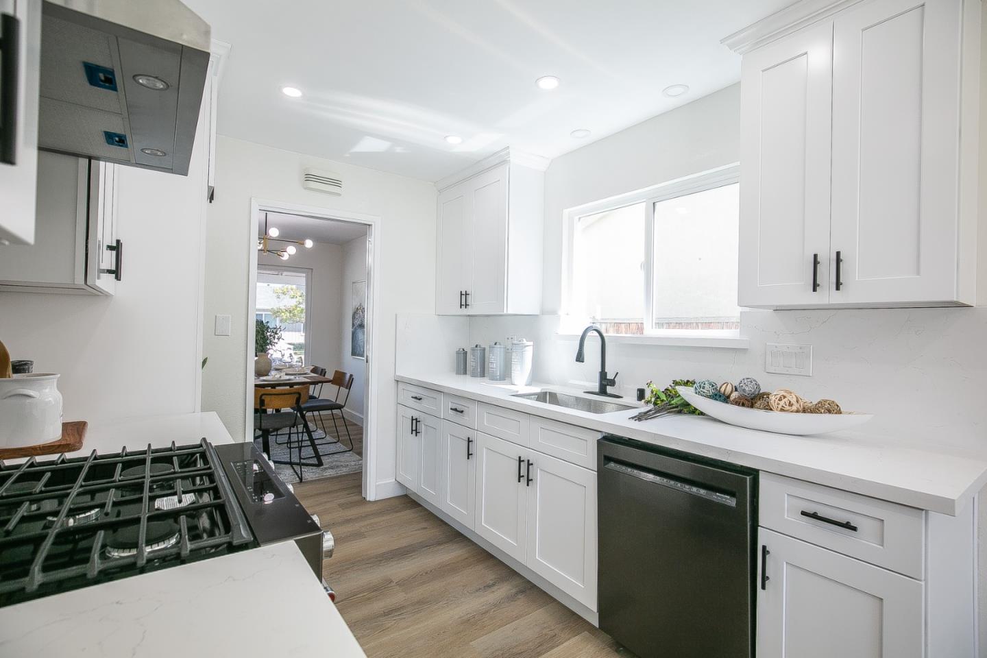 Detail Gallery Image 9 of 21 For 5033 Blacksand Rd, Fremont,  CA 94538 - 4 Beds | 2/1 Baths